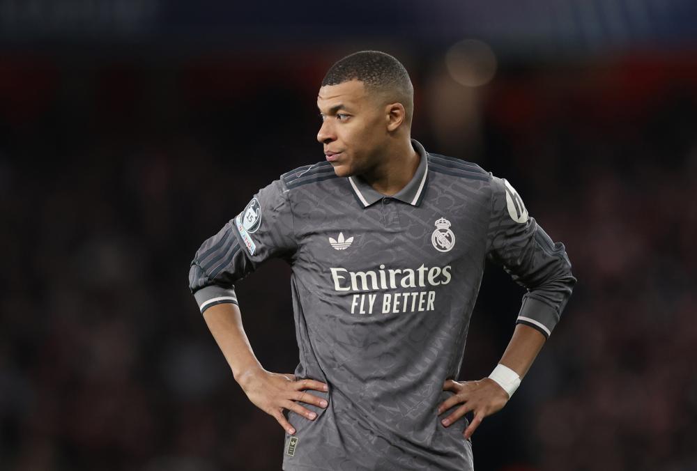 现象层出不 现象层出不